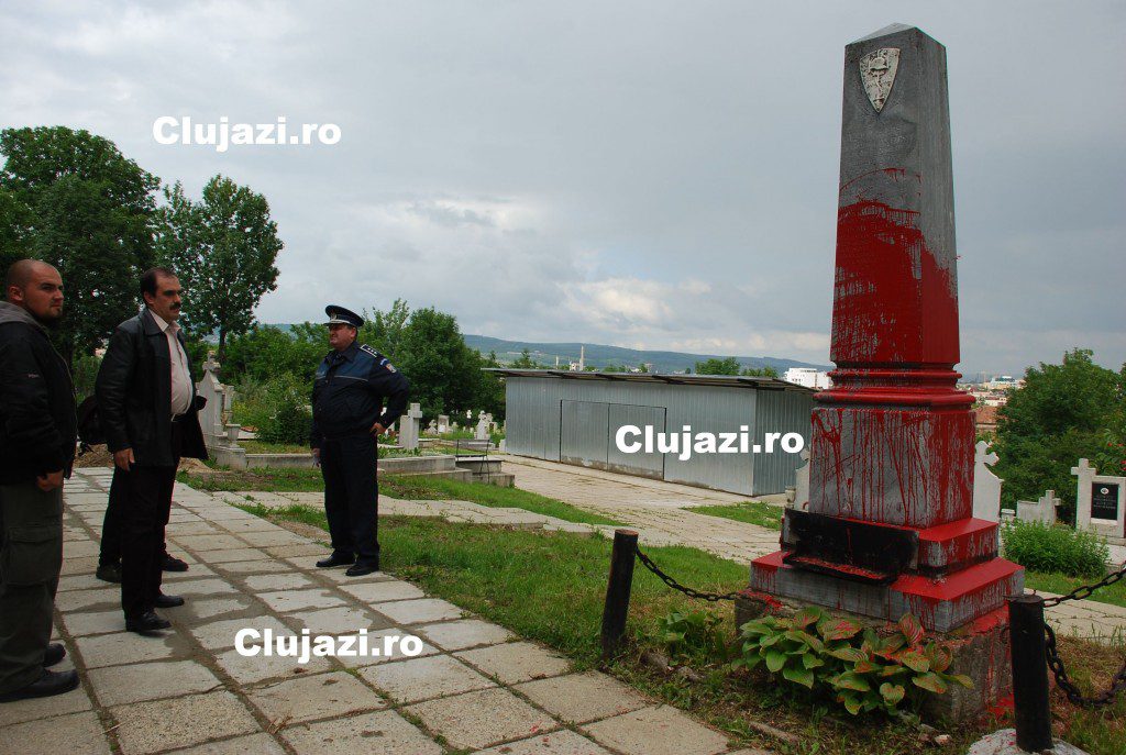 Monument Trianon vandalizat - clujazi.ro 3