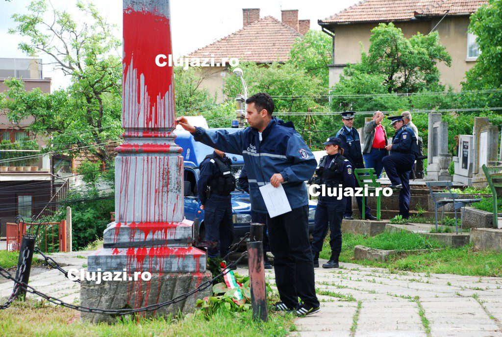 Monument Trianon vandalizat - clujazi.ro 7