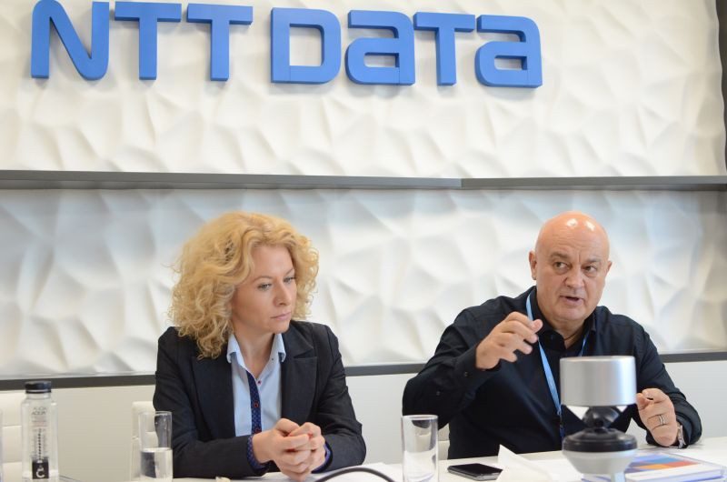 Adelina Chisu, Daniel Metz, NTT DATA 1