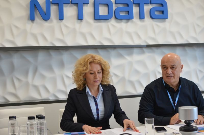 Adelina Chisu, Daniel Metz, NTT DATA 4